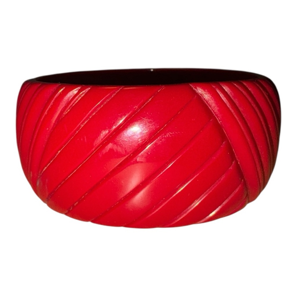Vintage Cherry Red Carved Bakelite style Bracelet Diagonal Stripe Design JB9